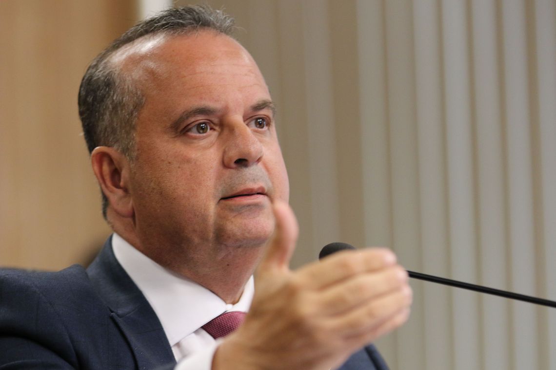 Governo contratará 7 mil militares para reforçar atendimento no INSS